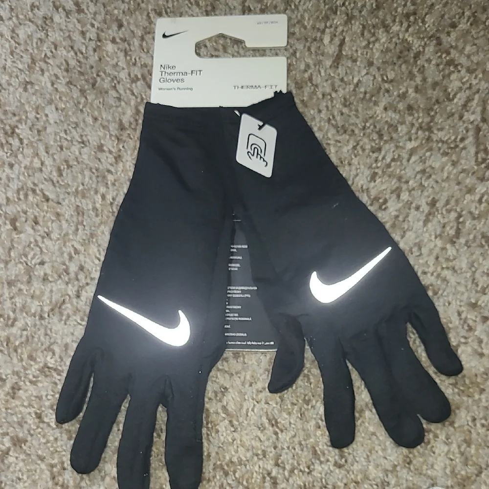 Nike Black Therma-FIT Gloves with Reflective Swoosh